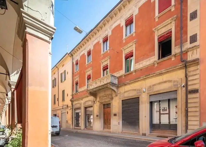 Bologna's Old Town Nouveau&déco Bologne